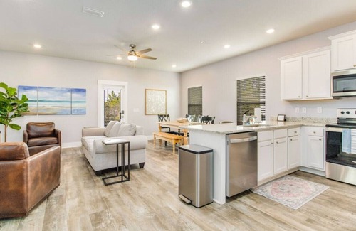 Pine Forest House | Brand-New Pensacola Haven with Community Pool