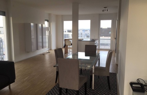 Bockenheim Apartment | brand new penthouse- walk to Messe