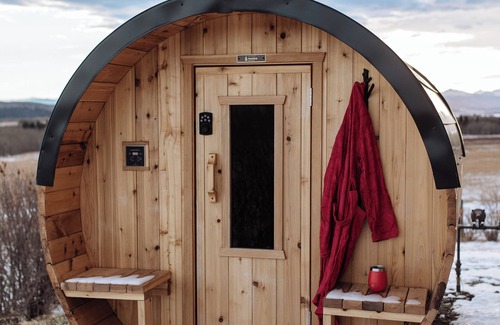Calgary Cabin | Brand New Quiet Country Cabin