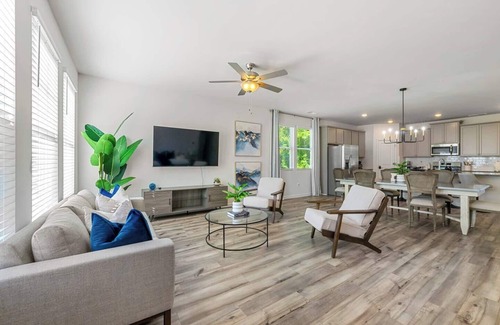 Church Street House | BRAND NEW, Spacious 3BR Retreat near Atlanta