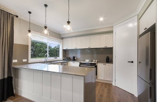 Metung House | Brand new spacious country home, perfect for families or couples.