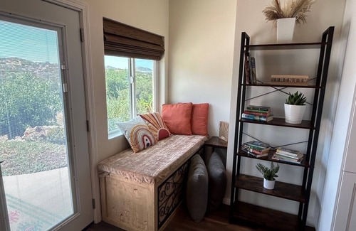 Lakeside Apartment | Brand New Studio with Amazing Mountain Views! San Diego area Countryside.