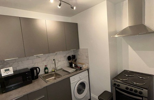 Gloucester Condo | Brand New Stylish Apartment in Central Gloucester