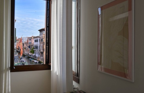 Dorsoduro Apartment | Brand New, Top Located, Super Spacious, Luxury Home