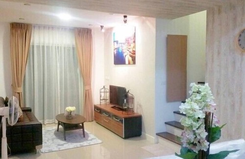 Mae Hia House | Brand New Town Home In Great Location