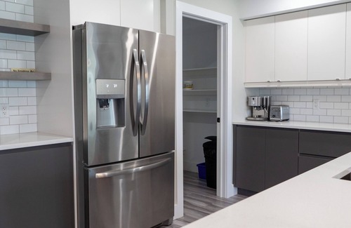 Shortts Lake House | Brand New Townhouse - Lake Access and Outdoor Kitchen