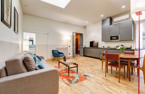 Rione III Colonna Apartment | BRAND NEW! TOWNHOUSE FRATTINA IN ROME