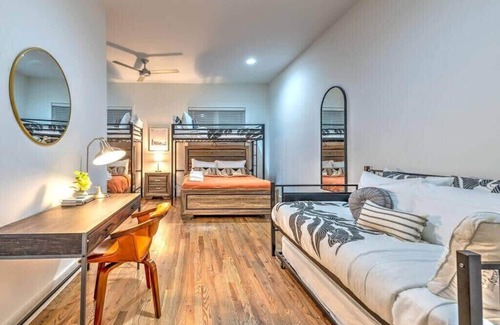 Katie Hill Neighborhood House | Brand New Ultimate Skyline View Pool Table 17 Beds