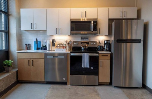 Martinsville Apartment | Brand New Uptown 1BR Apartment: Safe, Walkable