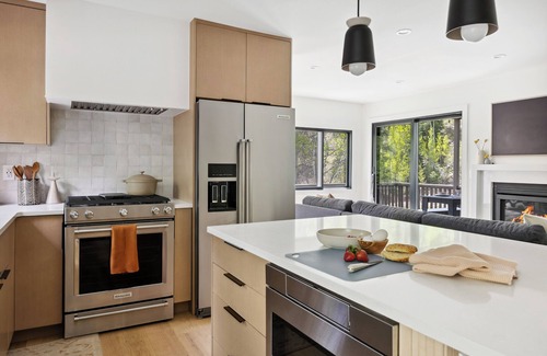 Vail Condo | Brand-New Vail 2BR Condo. Bright, Peaceful Summer Retreat