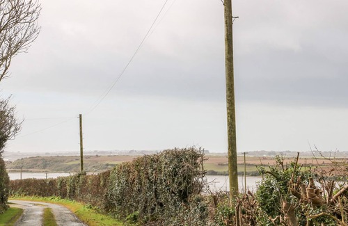 Bannow House | BRANDANE COTTAGE, pet friendly in Wellingtonbridge, County Wexford