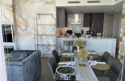Richmond City Centre Apartment | 💖BrandNew The Paramount Penthouse furnished with Versace furniture light & love💖