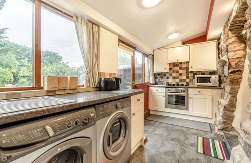 Sedbergh House | BRANT VIEW, family friendly, character holiday cottage in Sedbergh