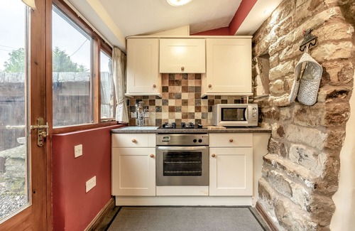 Sedbergh House | BRANT VIEW, family friendly, character holiday cottage in Sedbergh