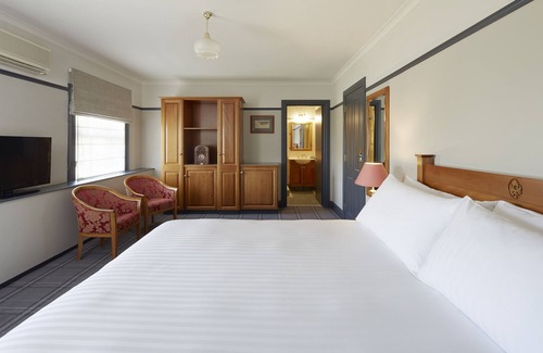 Barton Hotel | Brassey Hotel