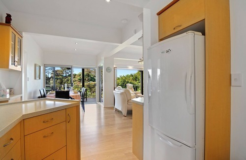 Ngaio Bay Cottage | Breakers Bay on the beach - Kaiteriteri Home