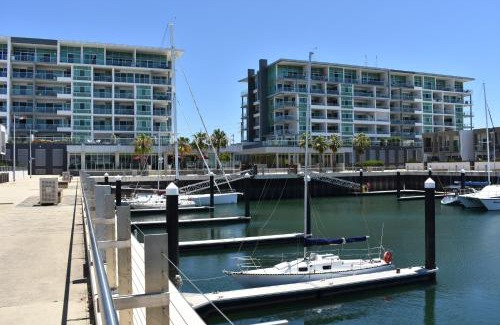 New Port Apartment | Breakwater Apartment