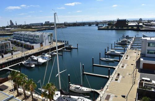 New Port Apartment | Breakwater Apartment