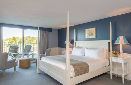 Kennebunkport Hotel | Breakwater Inn