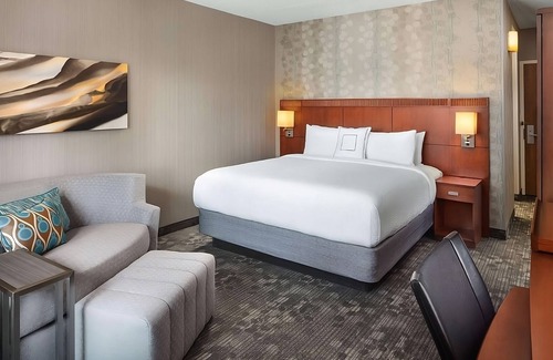 Laguna Hills Hotel | Breath of Fresh Air! Pet-Friendly w/Pool Near Big Air Trampoline Park