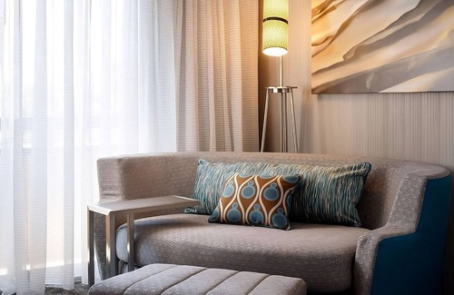 Laguna Hills Hotel | Breath of Fresh Air! Pet-Friendly w/Pool Near Big Air Trampoline Park
