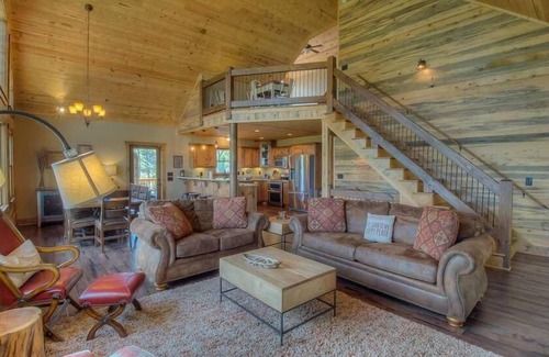 Blue Ridge Cabin | Breathe Inn- Featured on HGTV | Master on Main | Outdoor Living | Hot Tub