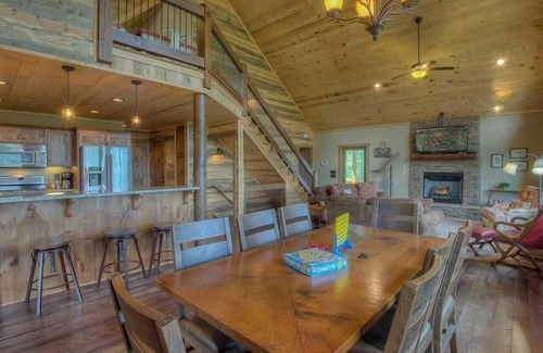 Blue Ridge Cabin | Breathe Inn- Featured on HGTV | Master on Main | Outdoor Living | Hot Tub