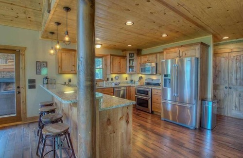 Blue Ridge Cabin | Breathe Inn- Featured on HGTV | Master on Main | Outdoor Living | Hot Tub