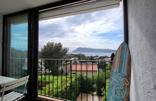 Saint-Mandrier-sur-Mer Condo | Breathtaking sea view,T3, for 6 , pool, parking