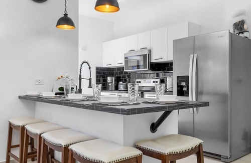 Gold Coast Condo | Breathtaking 4BR Luxury Condo Calypso by Bocobay