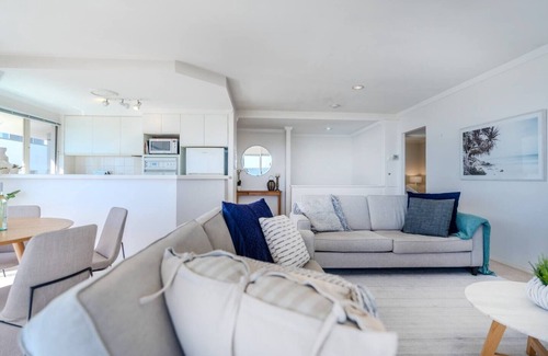 Cottesloe House | Breathtaking Beachside Sunsets