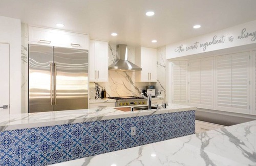 South Redondo House | Breathtaking Luxury Beach House w/Gym, Sauna, BBQ Grill, & Only Steps from Sand