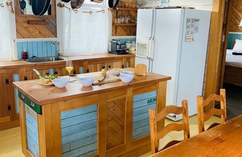L'Anse-au-Griffon Ski Chalet | Breathtaking ocean views, calm and relaxation.