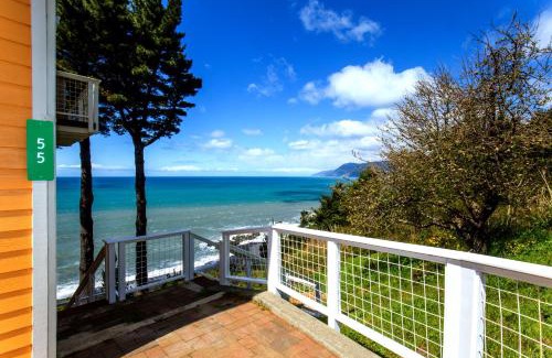 Shelter Cove Apartment | Breathtaking Oceanview! by OceanviewHotTubs Monthly Minimum
