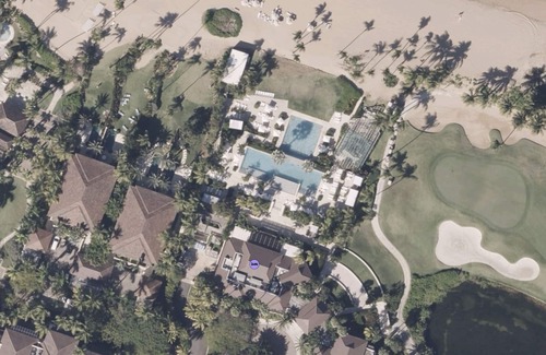 Herreras Apartment | Breathtaking PH | 4 Bedroom Duplex w. Pool
