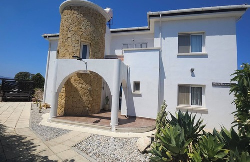Karsiyaka Villa | Breathtaking sea views, and total relaxation – just steps from the sea.