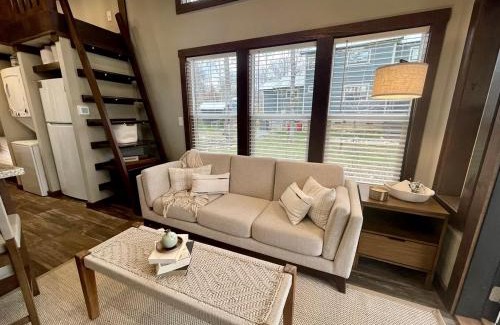 Tracy City House | Breathtaking Tiny House Settled Between Trees in Tracy City, Tennessee