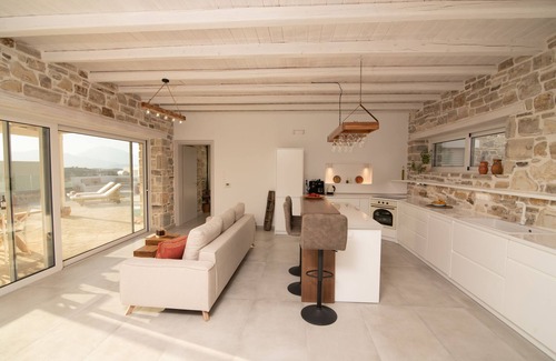 Pitsidia Villa | Breathtaking view, sea view, sunset & underfloor heating.