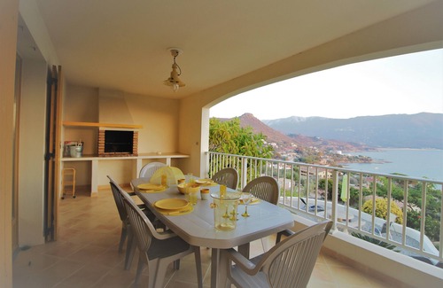 Tiuccia Apartment | BREATHTAKING VIEW! Splendid large T3 YELLOW on first floor