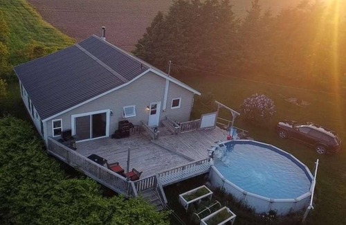 Eastern Kings Cottage | Breathtaking Views, Absolute Privacy, Modern&Cozy! 5mins to PEI's 2 BEST Beaches