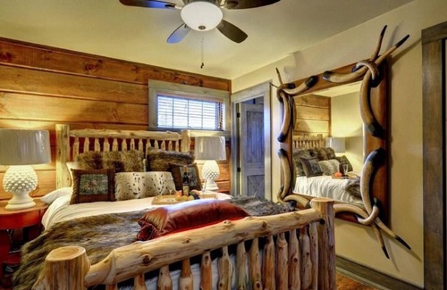 Eagle Lake Cottage | Breathtaking views of lakefront!