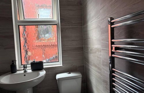 Anfield House | Breck House, 10 Mins to City Centre 5 Min Walk to Anfield Stadium