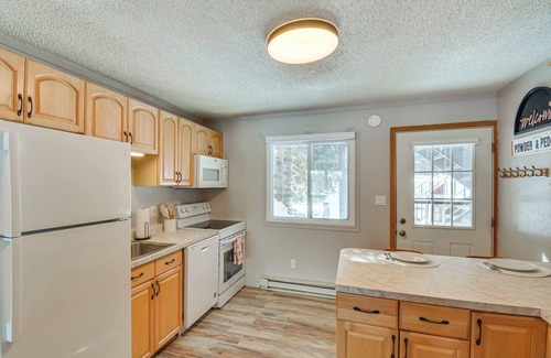 Blue River Condo | Breckenridge Area Condo w/Mountain Views