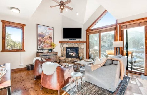 Four O'Clock House | Breckenridge CO | Saddlewood Bluff Court | 3 Bedroom