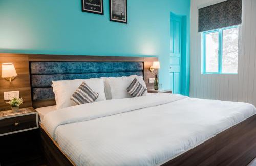 The Mall Road Apartment | Breeze 2BHK By Wabi Sabi Stays Mall Road 5 Mins Walk