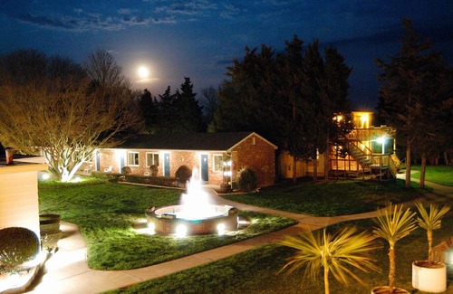Misquamicut Hotel | Breezeway Boutique Hotel