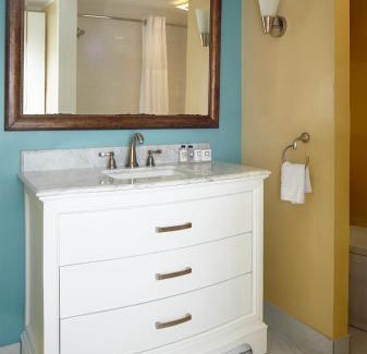Misquamicut Hotel | Breezeway Boutique Hotel