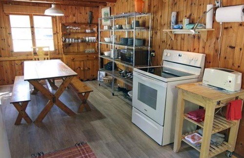 Tobermory House | Breezy Bay Waterfront Cottage