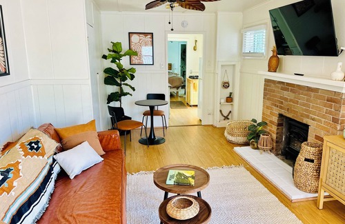 San Diego Cottage | Breezy Bayside Escape — Cottage with Patio in Heart of Mission Beach