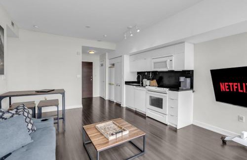 CityPlace Apartment | Breezy Lake And City Views - One Free Underground Parking